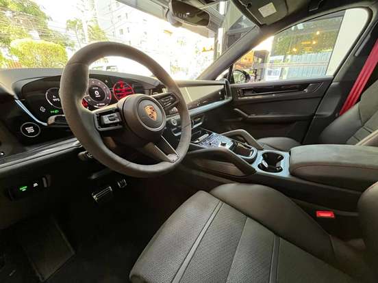 PORSCHE-CAYENNE-2025