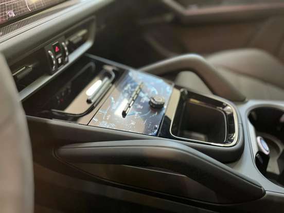PORSCHE-CAYENNE-2025