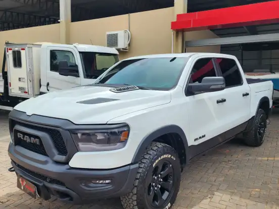RAM-1500-5.7 V8 GASOLINA REBEL CD 4X4 AUTOMÁTICO RAM-1500-2023