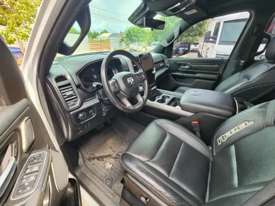 RAM-1500-5.7 V8 GASOLINA REBEL CD 4X4 AUTOMÁTICO RAM-1500-2023