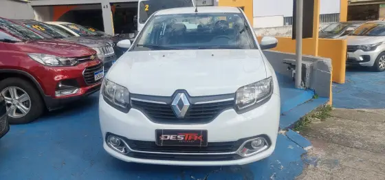 RENAULT LOGAN 1.6 DYNAMIQUE 8V FLEX 4P MANUAL RENAULT LOGAN 1.6 DYNAMIQUE 8V FLEX 4P MANUAL