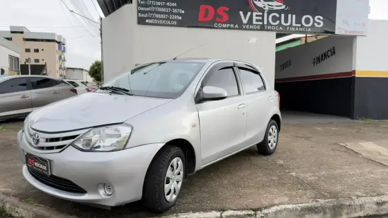 TOYOTA ETIOS 1.5 XS 16V FLEX 4P MANUAL TOYOTA ETIOS 1.5 XS 16V FLEX 4P MANUAL