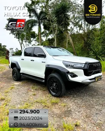 TOYOTA HILUX 2.8 D-4D TURBO DIESEL CD GR-S 4X4 AUTOMÁTICO