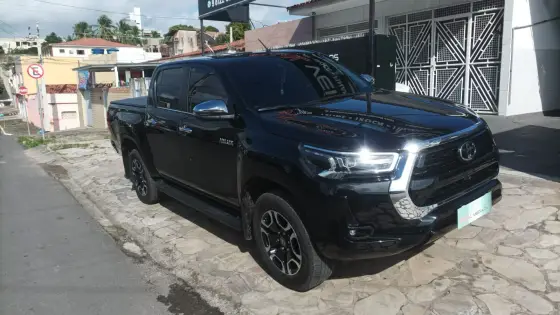 TOYOTA HILUX 2.8 D-4D TURBO DIESEL CD SRV 4X4 AUTOMÁTICO