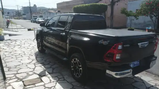 TOYOTA-HILUX-2.8 D-4D TURBO DIESEL CD SRV 4X4 AUTOMÁTICO TOYOTA-HILUX-2025