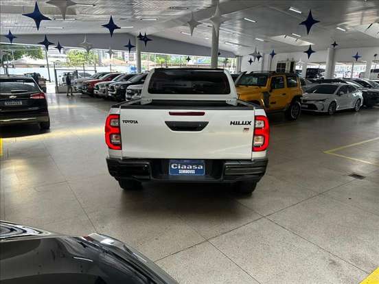 TOYOTA-HILUX-2.8 D-4D TURBO DIESEL CD GR-S 4X4 AUTOMÁTICO TOYOTA-HILUX-2023
