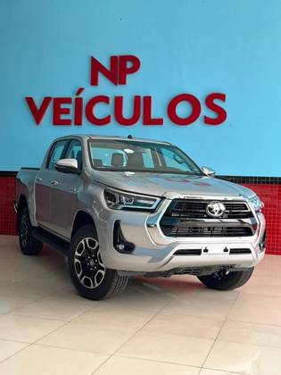 TOYOTA HILUX 2.8 D-4D TURBO DIESEL CS 4X4 MANUAL