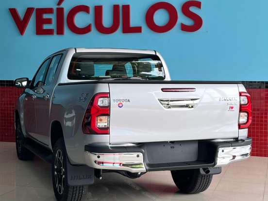 TOYOTA-HILUX-2.8 D-4D TURBO DIESEL CS 4X4 MANUAL TOYOTA-HILUX-2026
