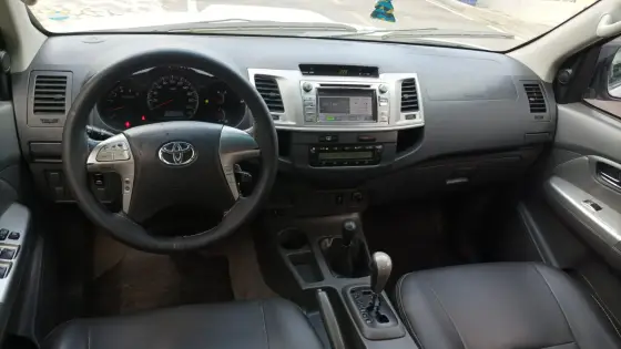 TOYOTA HILUX 3.0 SRV TOP 4X4 CD 16V TURBO INTERCOOLER DIESEL 4P AUTOMÁTICO TOYOTA HILUX 3.0 SRV TOP 4X4 CD 16V TURBO INTERCOOLER DIESEL 4P AUTOMÁTICO