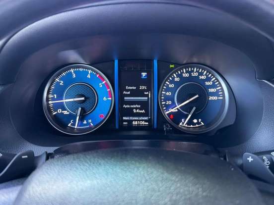 TOYOTA-HILUX SW4-2023