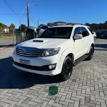 TOYOTA HILUX SW4 3.0 SRV 4X4 16V TURBO INTERCOOLER DIESEL 4P AUTOMÁTICO