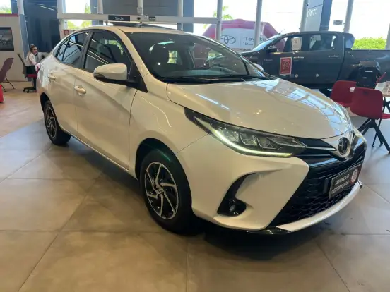 TOYOTA-YARIS-2022