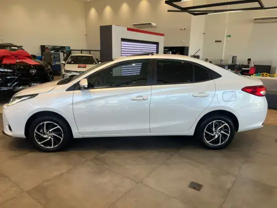 TOYOTA-YARIS-2022