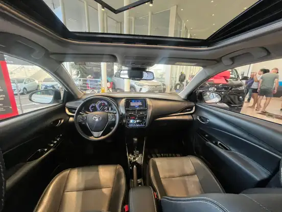 TOYOTA-YARIS-2022
