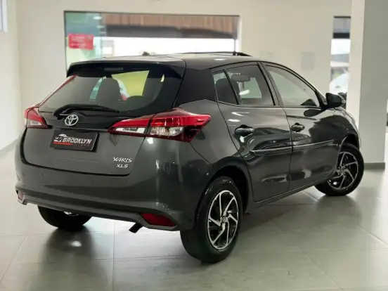 TOYOTA-YARIS-2022
