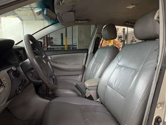 TOYOTA-COROLLA-1.8 SE-G 16V GASOLINA 4P AUTOMÁTICO TOYOTA-COROLLA-2004