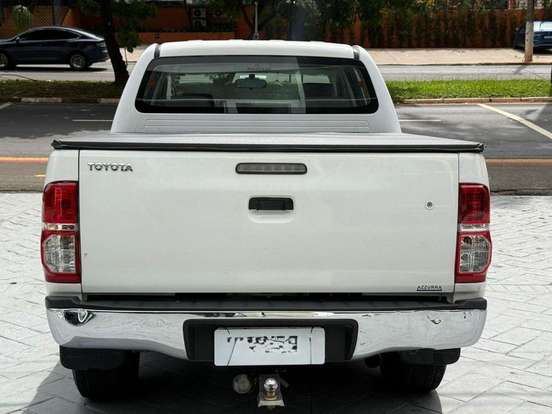 TOYOTA-HILUX-2.7 SRV 4X2 CD 16V FLEX 4P AUTOMÁTICO TOYOTA-HILUX-2015