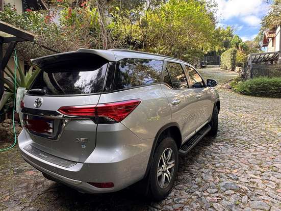 TOYOTA-HILUX SW4-2018