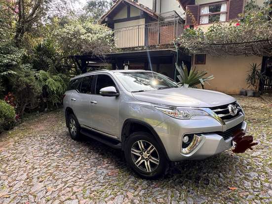 TOYOTA-HILUX SW4-2018