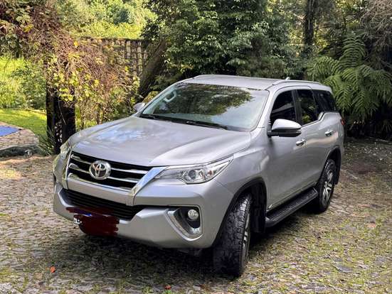 TOYOTA-HILUX SW4-2.7 SR 4X2 16V FLEX 4P AUTOMÁTICO TOYOTA-HILUX SW4-2018
