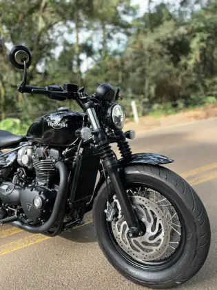 TRIUMPH BONNEVILLE BOBBER 1200 TRIUMPH BONNEVILLE BOBBER 1200