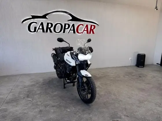 TRIUMPH TIGER 800 XR TRIUMPH TIGER 800 XR