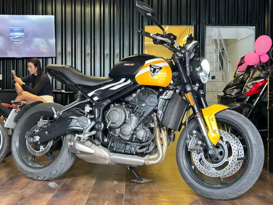 TRIUMPH TRIDENT 660 