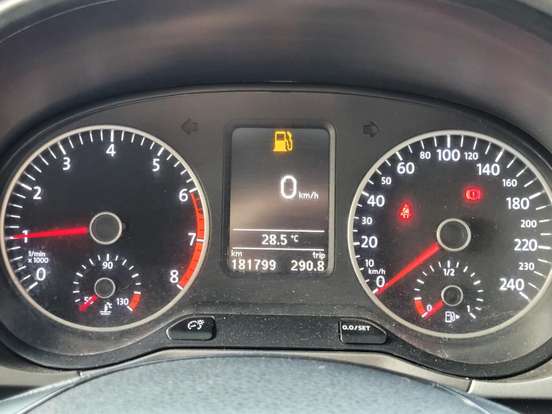 VOLKSWAGEN-FOX-2018