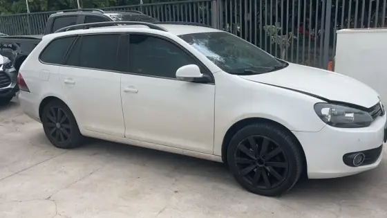 VOLKSWAGEN JETTA 2.5 I VARIANT 20V 170CV GASOLINA 4P TIPTRONIC VOLKSWAGEN JETTA 2.5 I VARIANT 20V 170CV GASOLINA 4P TIPTRONIC