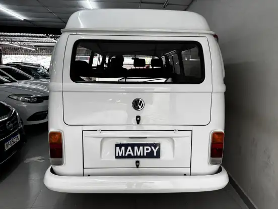 VOLKSWAGEN-KOMBI-2000