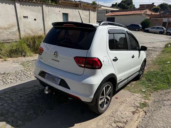 VOLKSWAGEN-FOX-2019