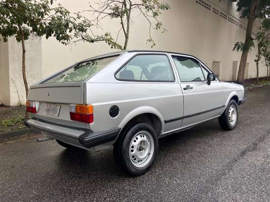 VOLKSWAGEN-GOL-1984