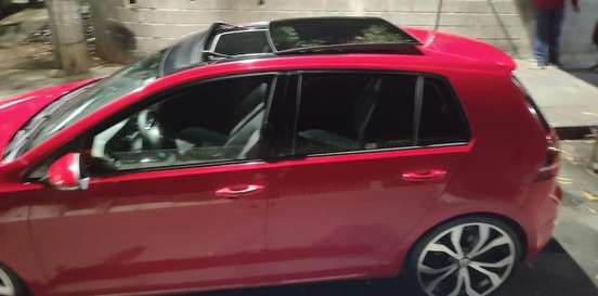 VOLKSWAGEN-GOLF-2014