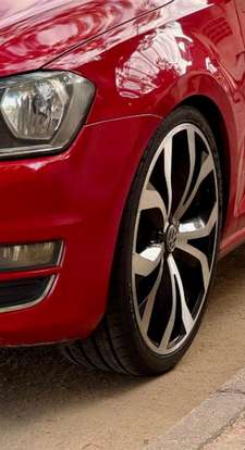 VOLKSWAGEN-GOLF-2014