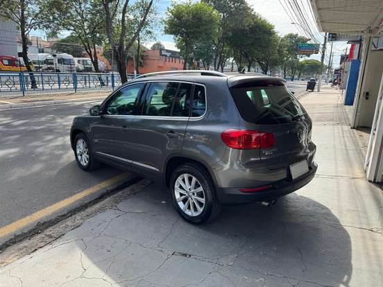 VOLKSWAGEN-TIGUAN-2.0 TSI 16V TURBO GASOLINA 4P TIPTRONIC VOLKSWAGEN-TIGUAN-2011