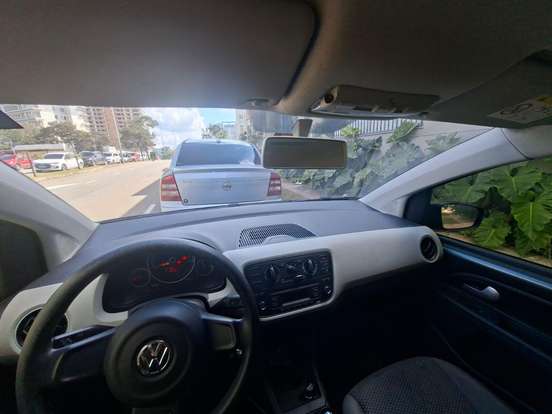 VOLKSWAGEN-UP-2015