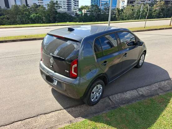 VOLKSWAGEN-UP-2015