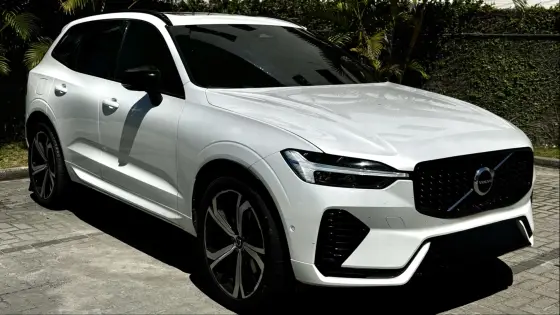 VOLVO XC60 2.0 T8 RECHARGE R-DESIGN AWD GEARTRONIC VOLVO XC60 2.0 T8 RECHARGE R-DESIGN AWD GEARTRONIC