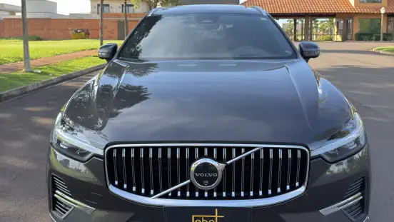 VOLVO-XC60-2023