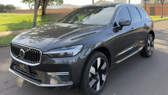 VOLVO-XC60-2023