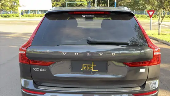 VOLVO-XC60-2023