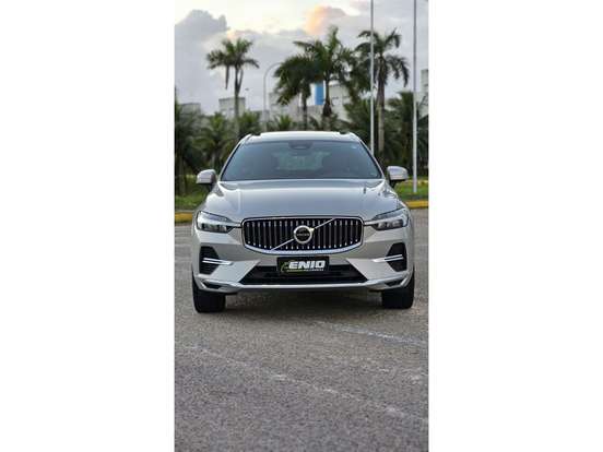 VOLVO-XC60-2022