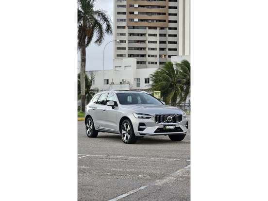 VOLVO-XC60-2022