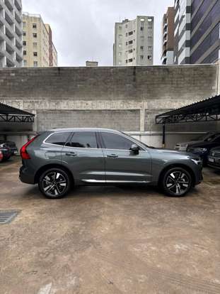 VOLVO-XC60-2025