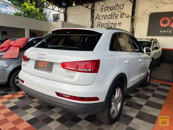 AUDI-Q3-2015