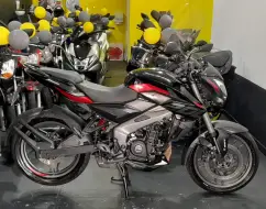 BAJAJ DOMINAR 200 BAJAJ DOMINAR 200