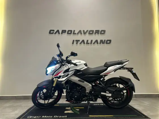 BAJAJ DOMINAR NS400Z BAJAJ DOMINAR NS400Z