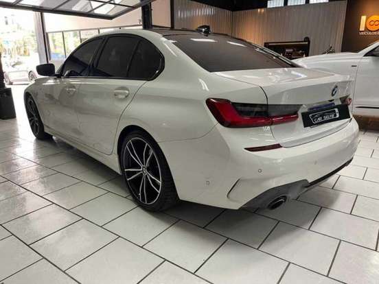 BMW-320i-2020