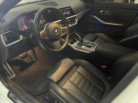 BMW-320i-2020