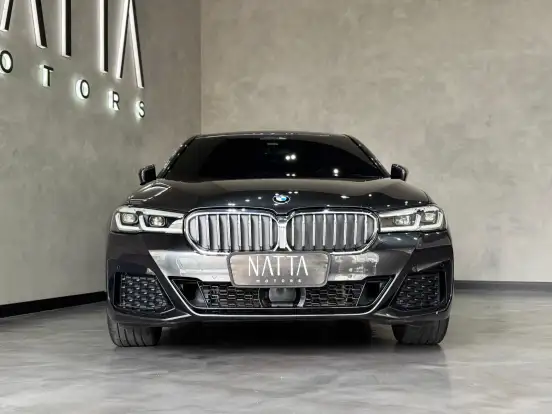 BMW-530e-2020